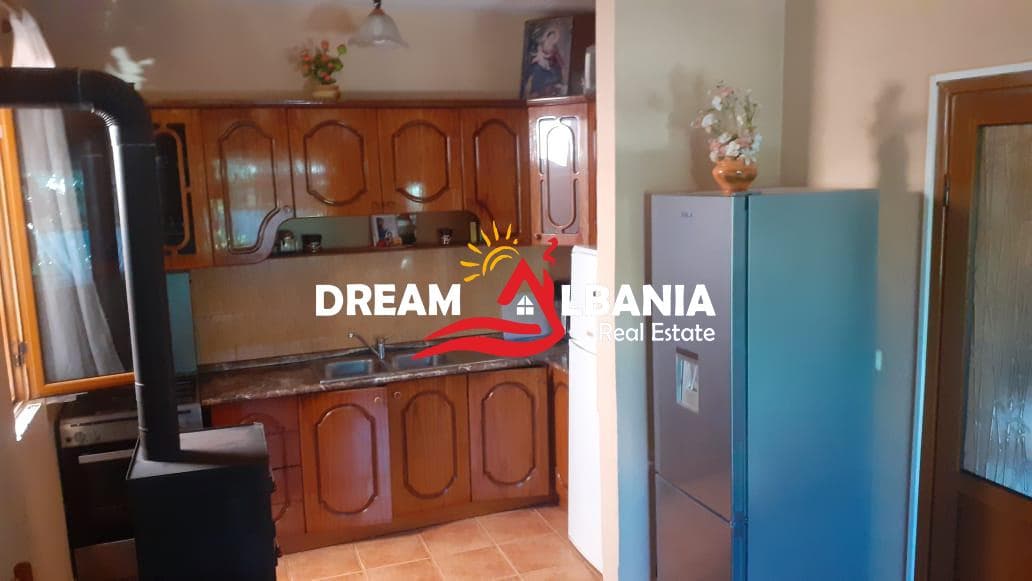 Shtepi Private + Ambjent Biznesi ne shitje ne Lushnje prane Stadiumit(ID 4151151).