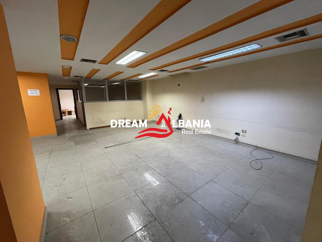 Jepet me qera ambient biznesi prane Stadiumit Dinamo, Tirane (ID 4271970) 3