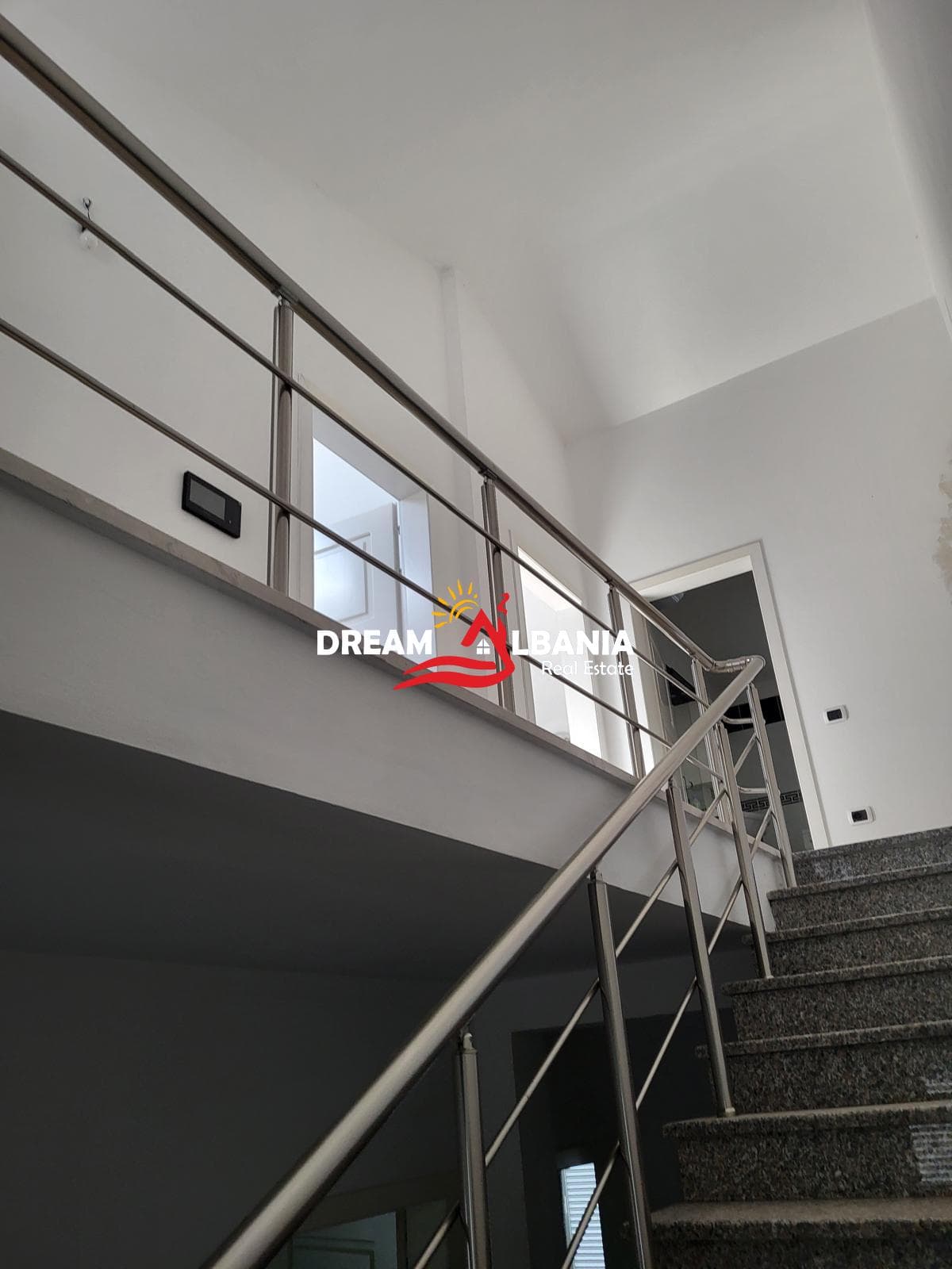 Vile ne shitje me dy hyrje te ndara, ne Sallmone te Shijakut (ID 4151226) f 2