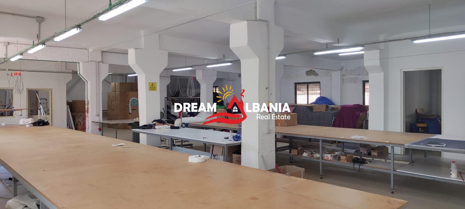 Magazine me qera ne Kombinat prane Fabrikes se Qelqit ne Tirane (ID 4281257) 2