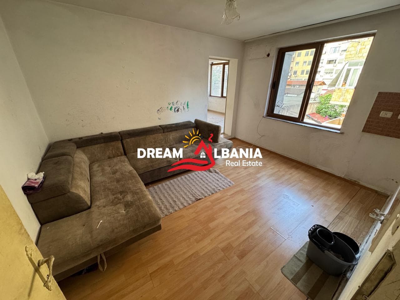 Shiten 2 Apartamente (1+1 dhe 2+1) tek Kryqezimi i 21 Dhjetorit (ID 4139190)