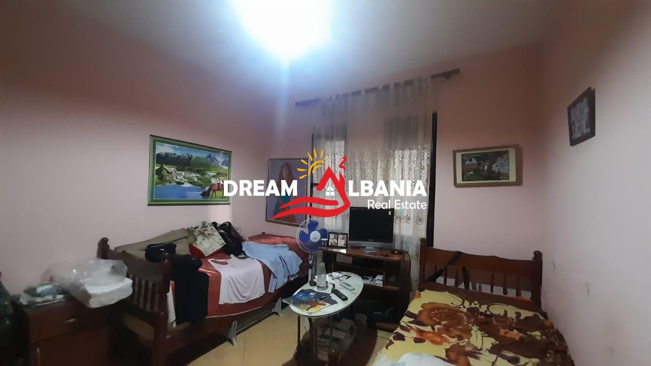 Apartament 2+1 ne shitje ne zonen e Kodres se Diellit prane Big Market (ID 4121899). 4