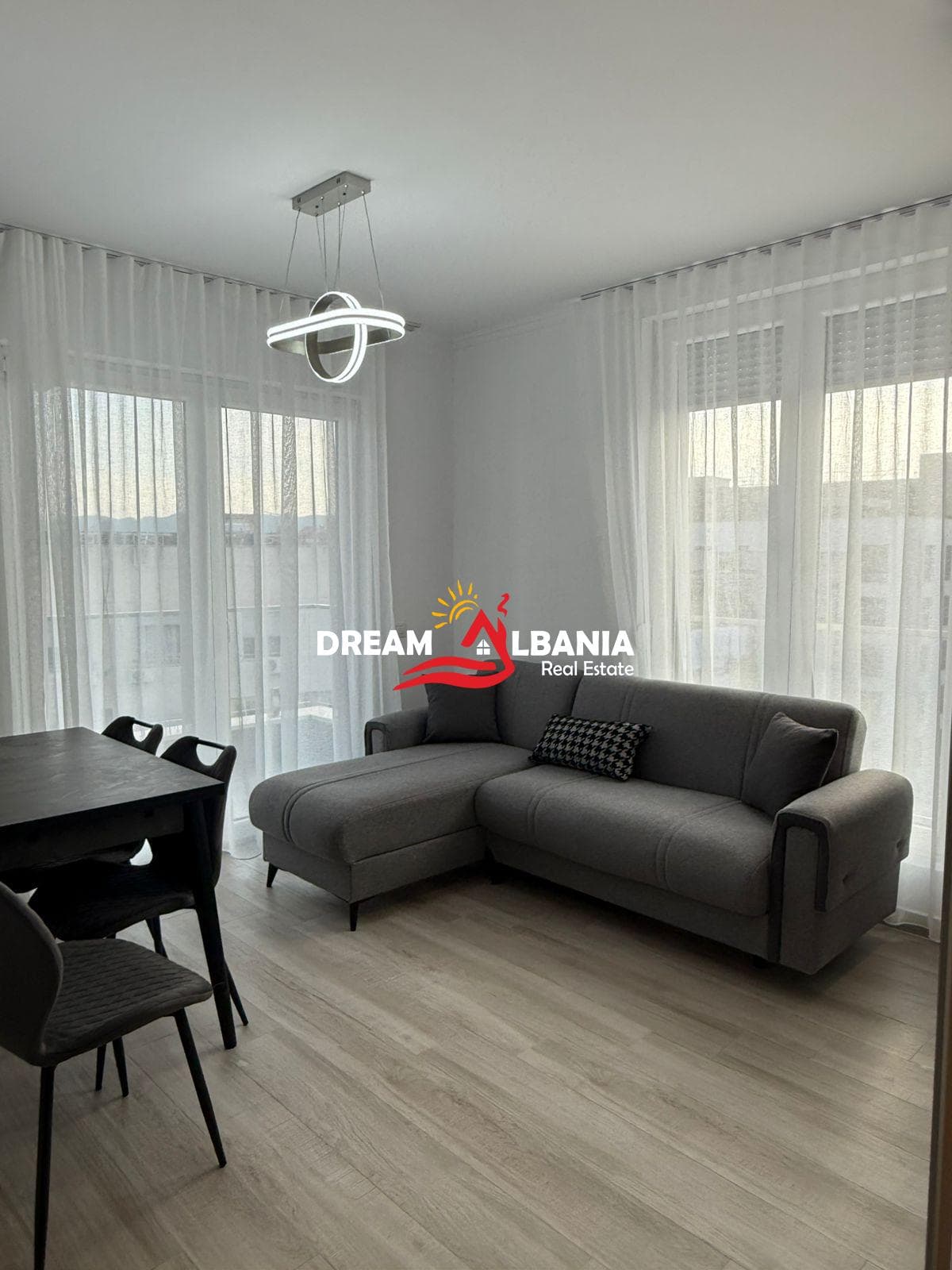Jepet me qera apartament 2+1 tek Bulevardi i Ri (ID 42215499)