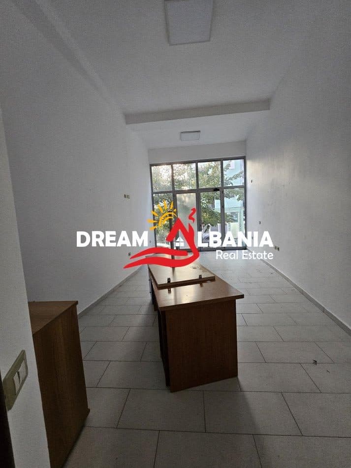Jepet dyqan me qera ne Rrugen Haxhi Hysen Dalliu prane KMY (ID 42711177) 2