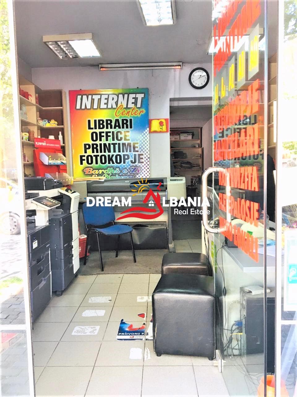 Shitet Dyqan Rruga Fortuzi prane Ministrise se Drejtesise ne Tirane (ID 4171274) 3