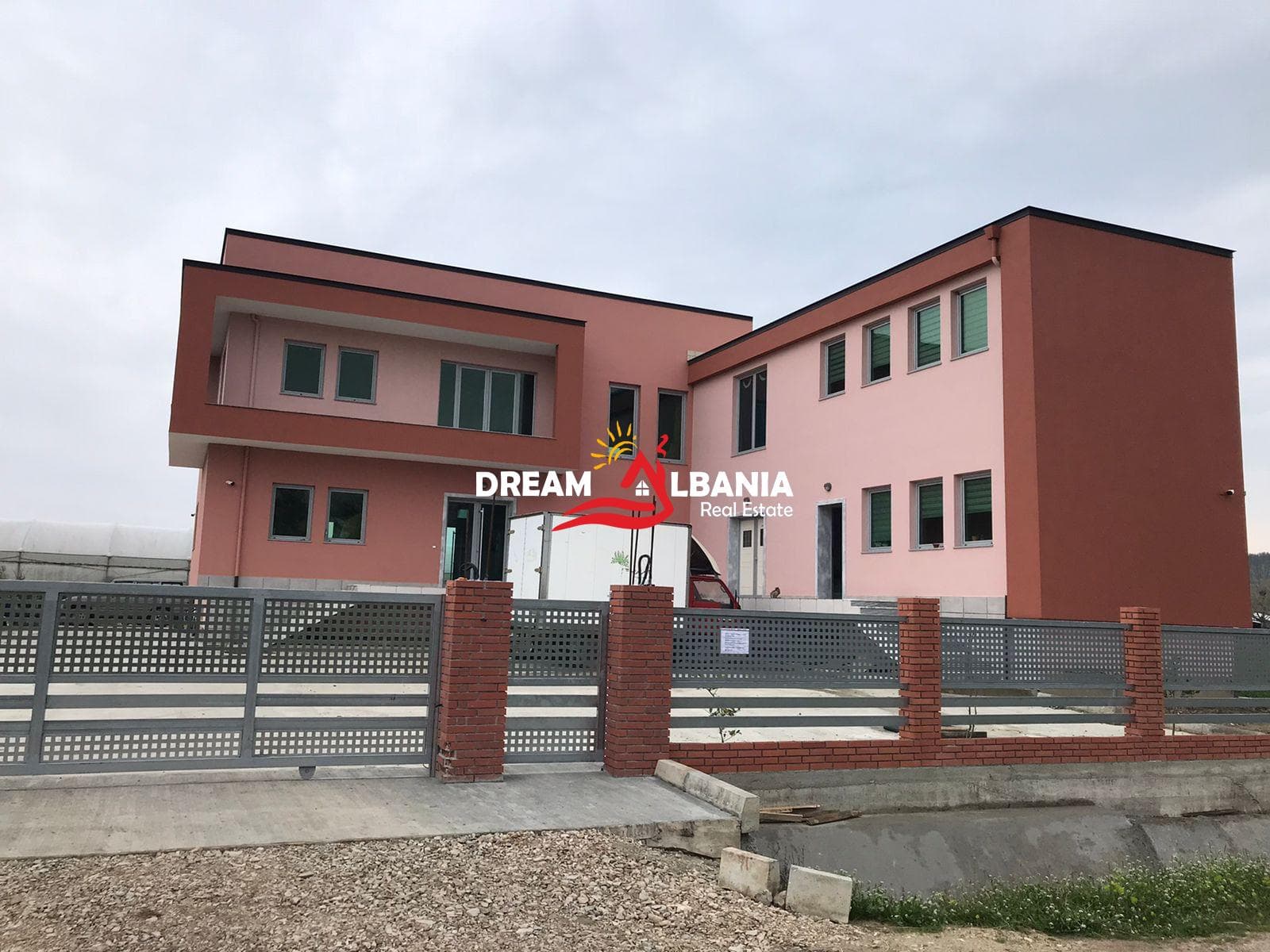 Vilë me Qira (Mund te perdoret per Magazin) pranë Aeroportit të Tiranës në Rinas (ID 4251437) F