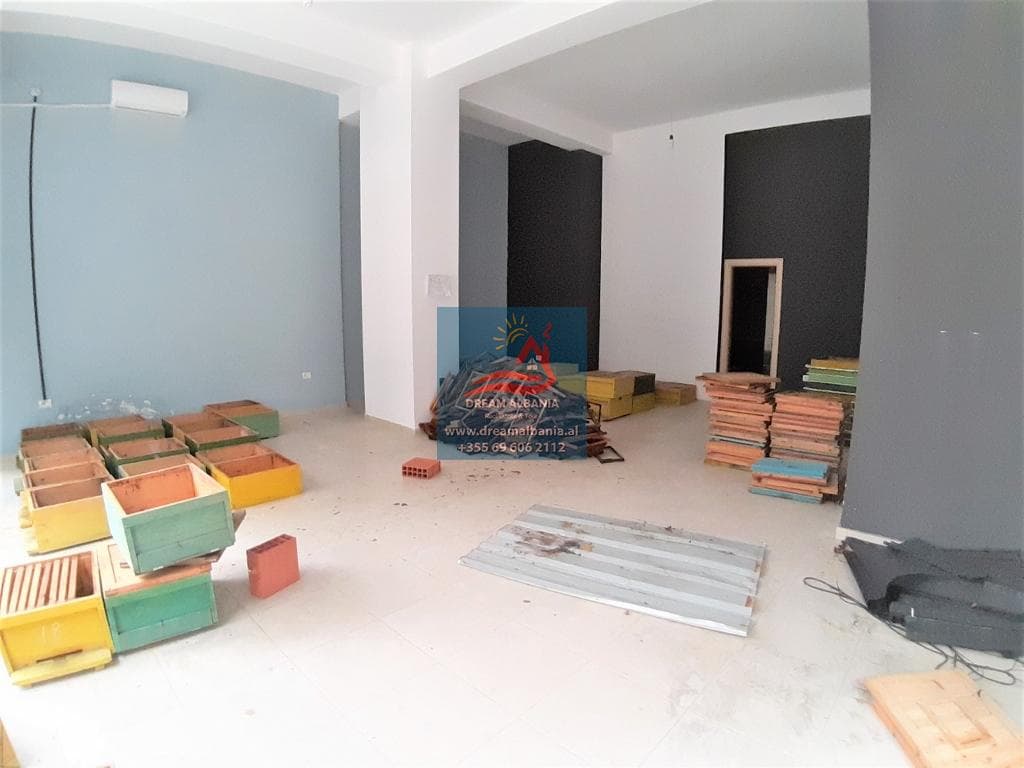 Dyqan per shitje ne zonen e Astirit prane Hotel Roland ne Tirane (ID 4171099) 2