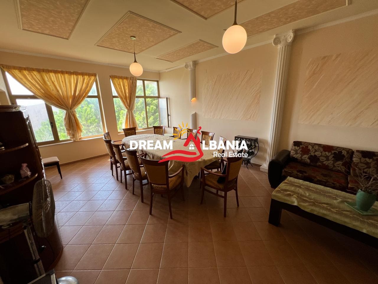Ekskluzive!! Super mundesi investimi! Godine 5-kateshe(Hotel) ne shitje ne Bregdetin e Himares ne Qeparo (ID 4151162)