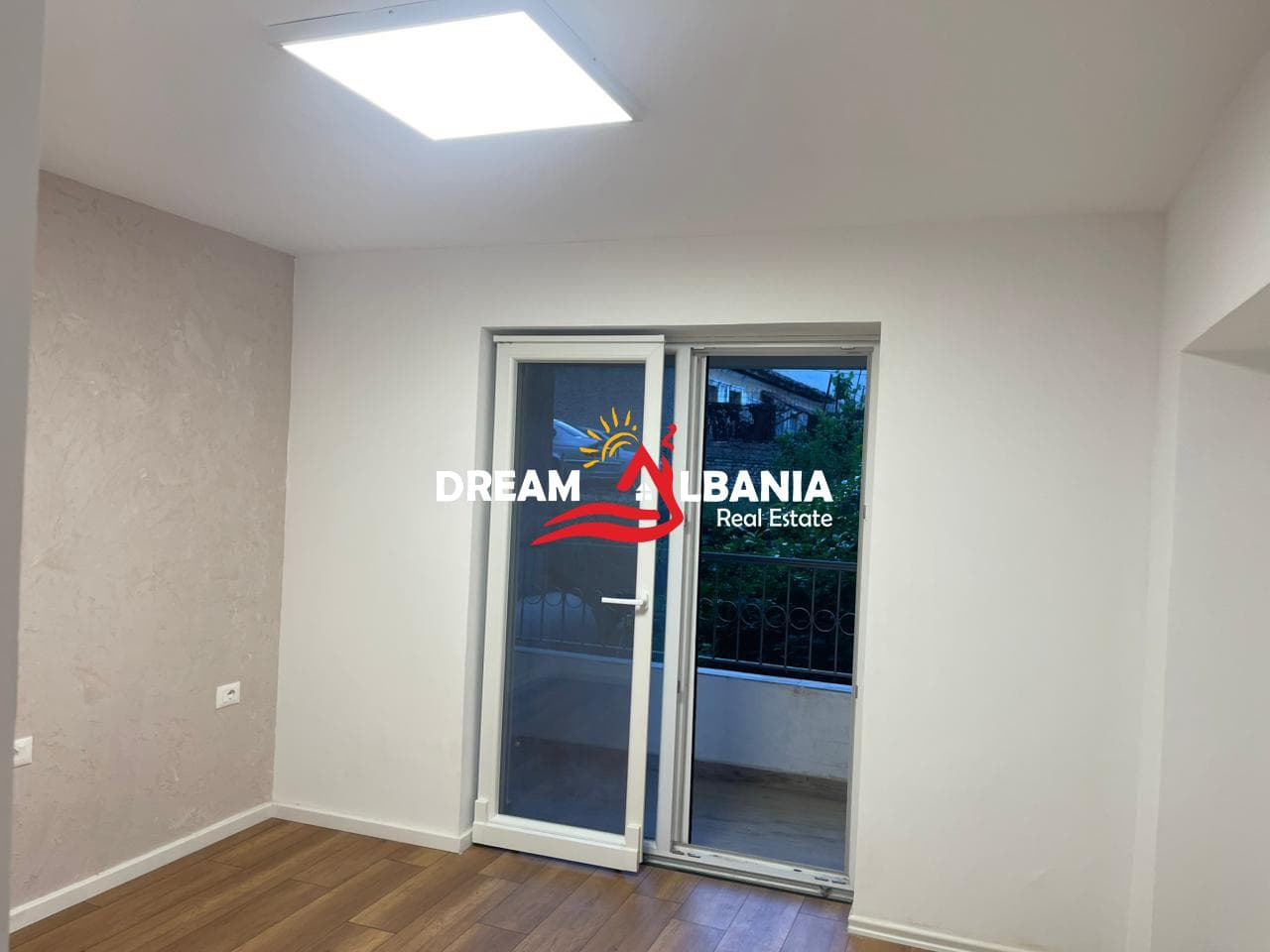 Jepet Apartament/Ambient Biznesi ne zonen e Brrylit prane Maternitetit te Ri (ID 42611555) 2