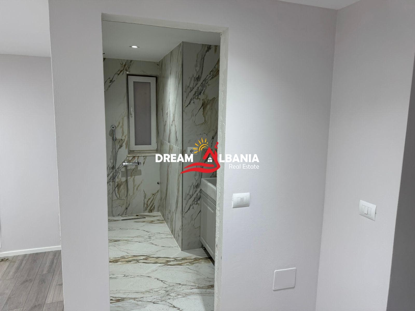 Jepet me Qira Ambient Biznesi – Rruga Fatmir Haxhiu, pranë ETC (42711182) 4