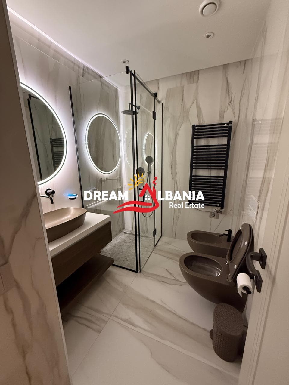 Apartament me qera 2+1+2 tualete tek Komuna e Parisit KIKA 2, Tirane (ID 42215478). 4