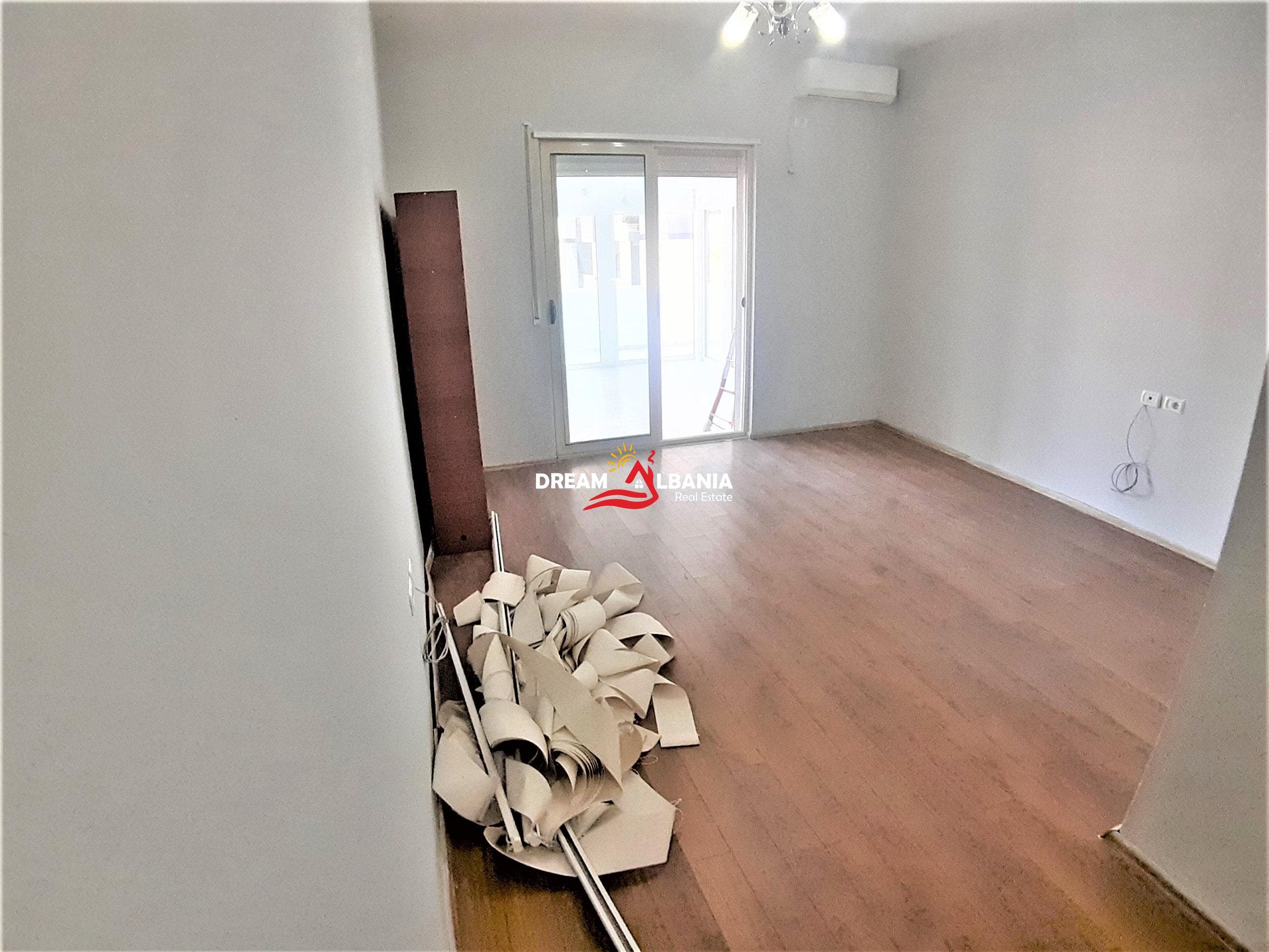 Apartament 3+1 i pershtatshem edhe per zyre ne shitje tek kompleksi Panorama prane Shkolles Harry Fultz ne Tirane (ID 4131165)