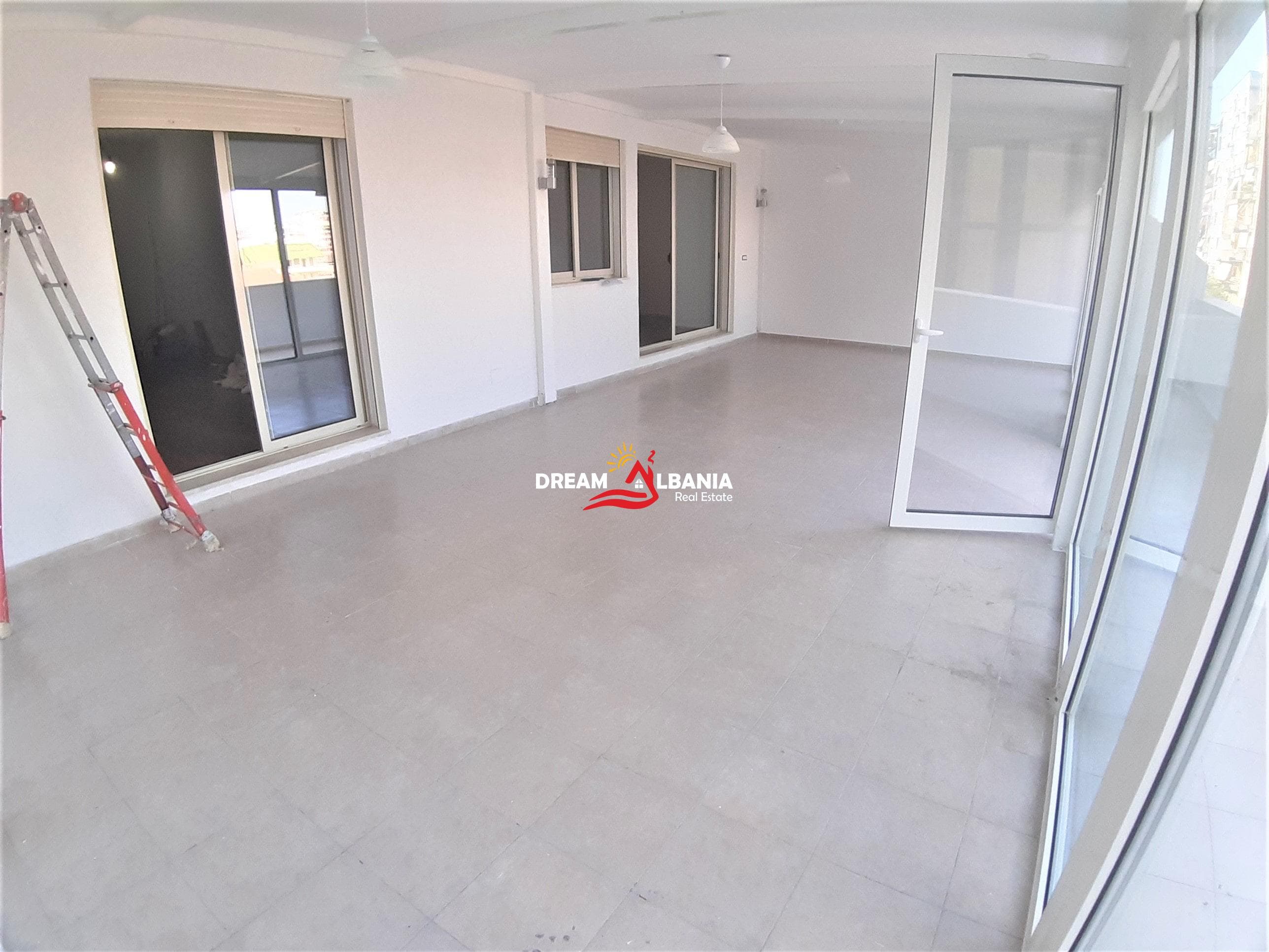 Apartament 3+1 i pershtatshem edhe per zyre ne shitje tek kompleksi Panorama prane Shkolles Harry Fultz ne Tirane (ID 4131165)