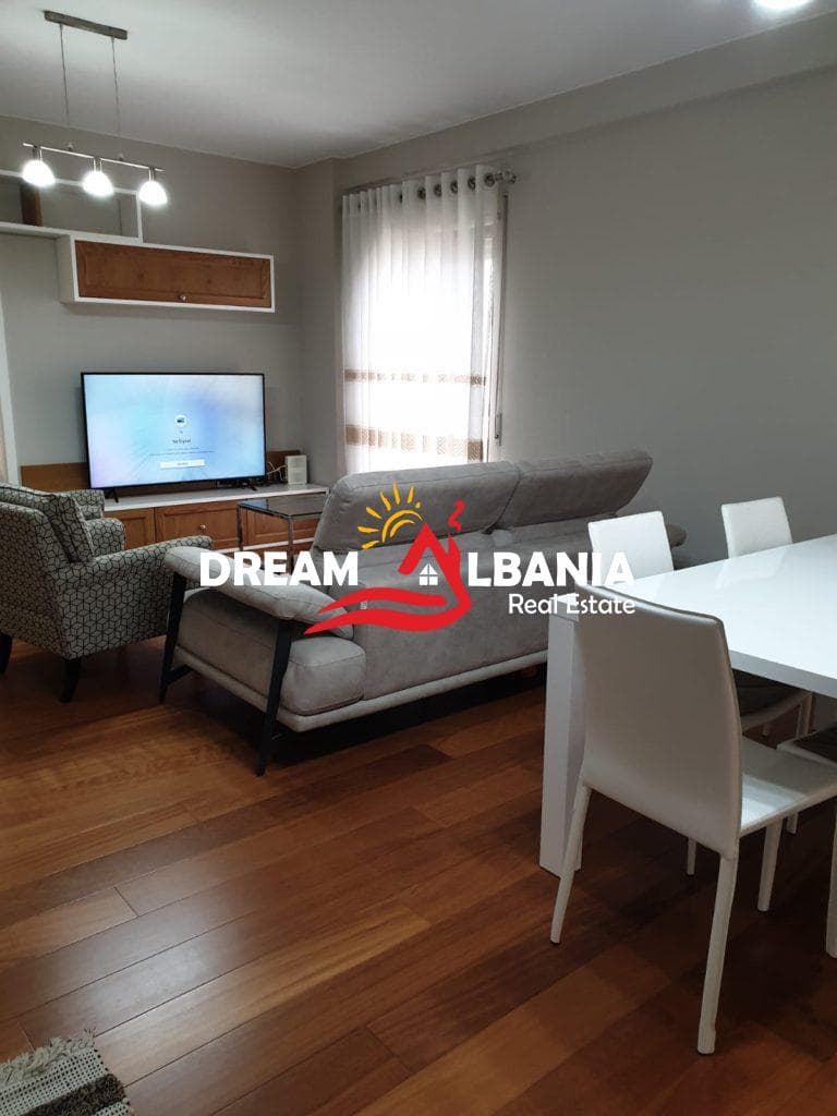 Super Apartament 3+1+2 ne shitje te Liqeni i Thate rruga Peti (ID 4131332). 3