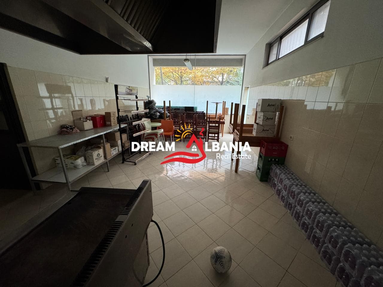 Jepet lokal me qera ne hyrje Freskut, ne Tirane (ID 42711053 ) 3