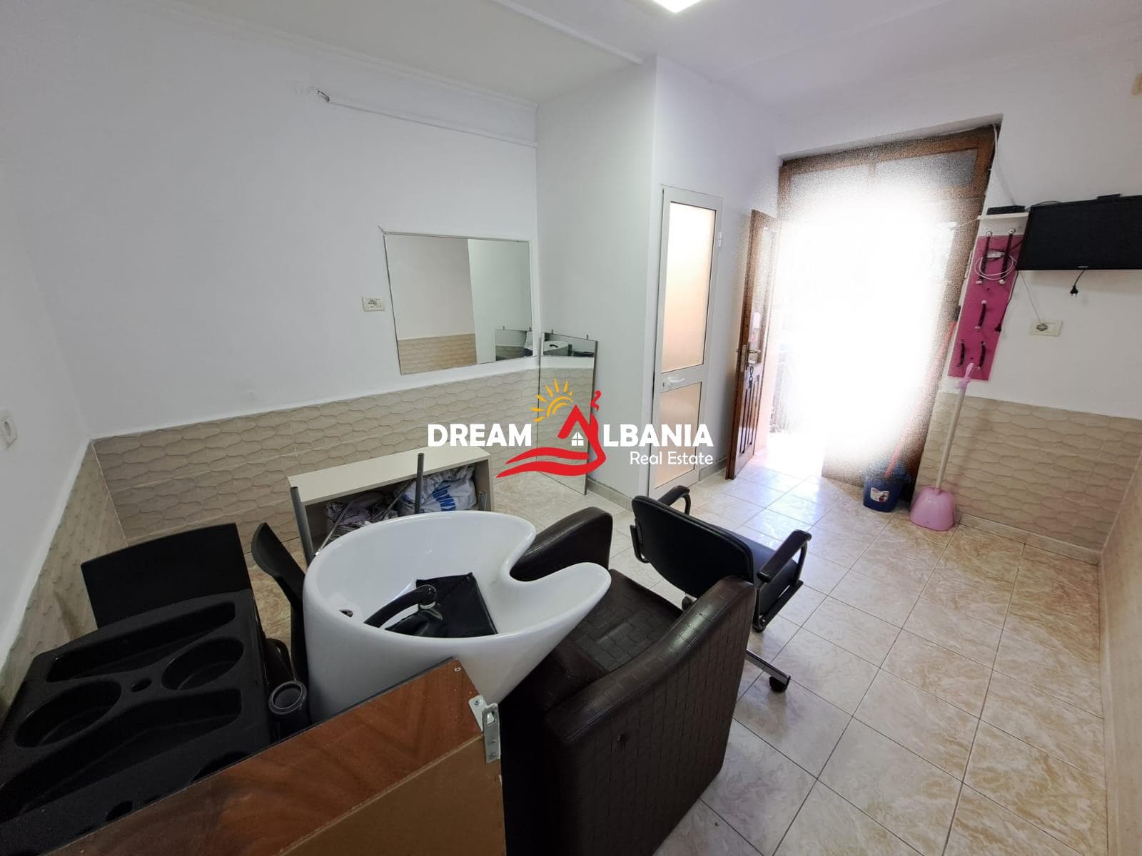 Dyqan me qera ne rrugen Asim Vokshi perballe Harry Fultz ne Tirane (ID 4271942) 1