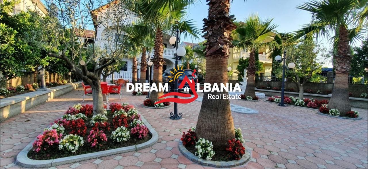 Shitet vile 3 kateshe ne autostraden Tirane—Durres prane Casa Italia ( ID 4151065).