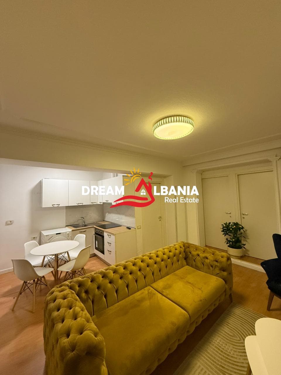Jepet me qera apartament 2+1 ne zonen e Bllokut, Tirane (ID 42215594) 2