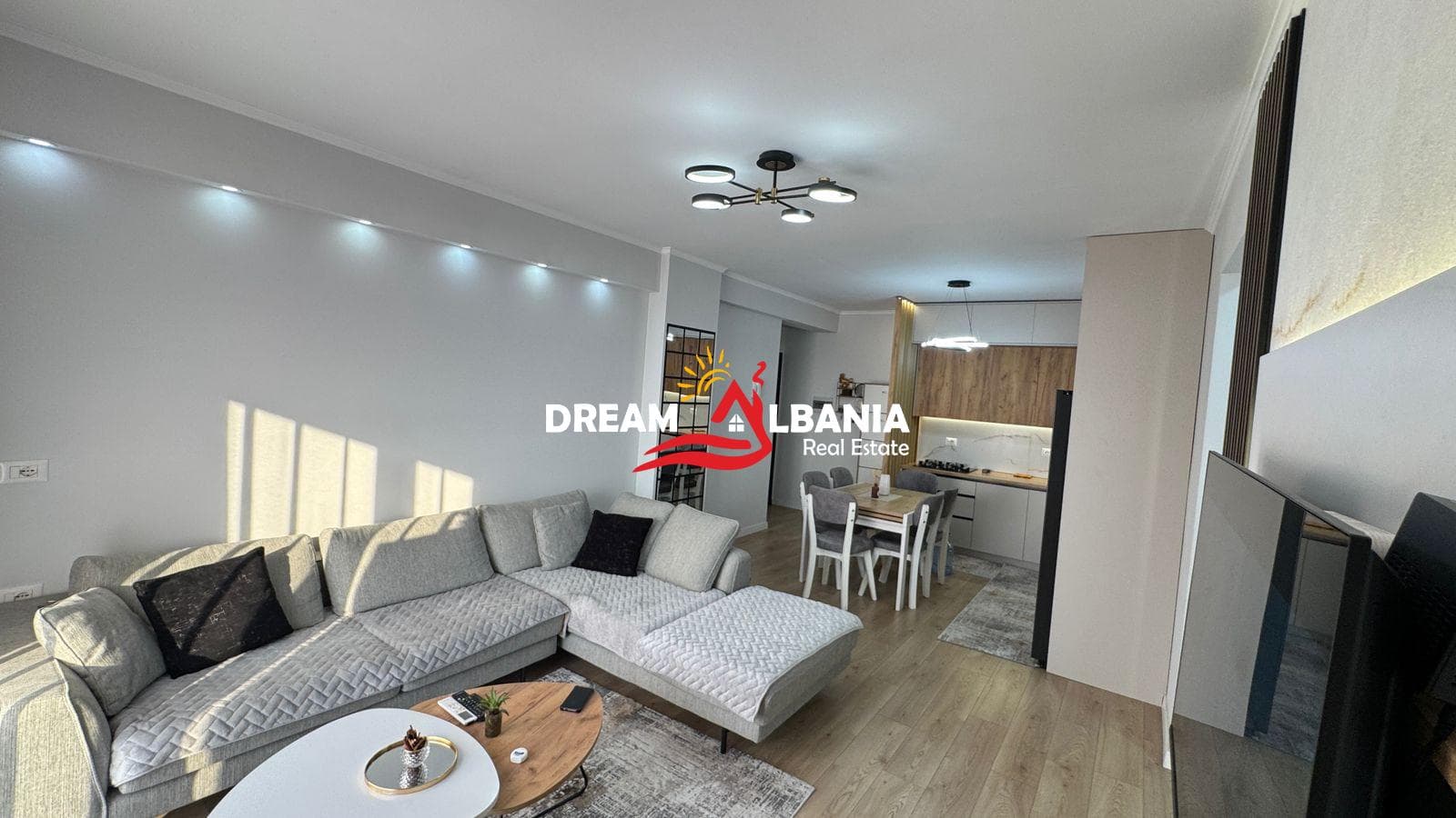 Shitet Apartament 2+1 Bulevardi Donald Trump (ID 51210003)