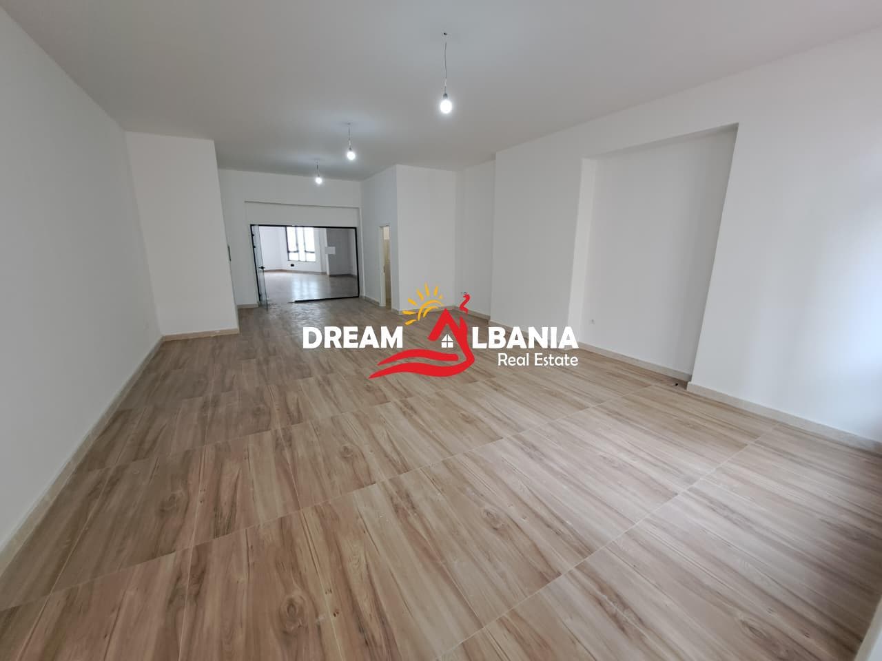 2 Ambiente Biznesi me Qera ne Qender te Tiranes (ID 42611403) 4