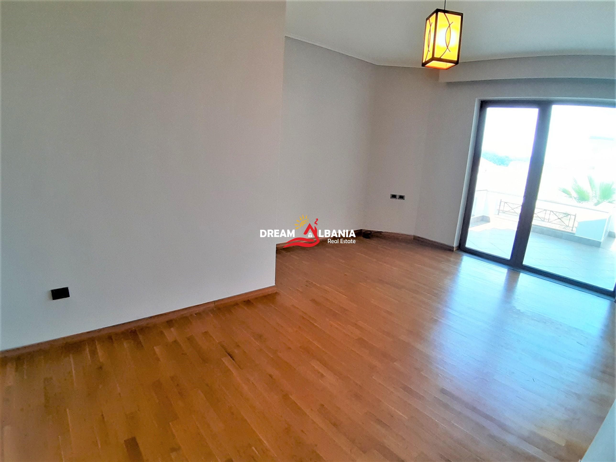Vile ne shitje ne rrugen e Elbasanit prane vilave Gjermane ne Tirane (ID 4151047)
