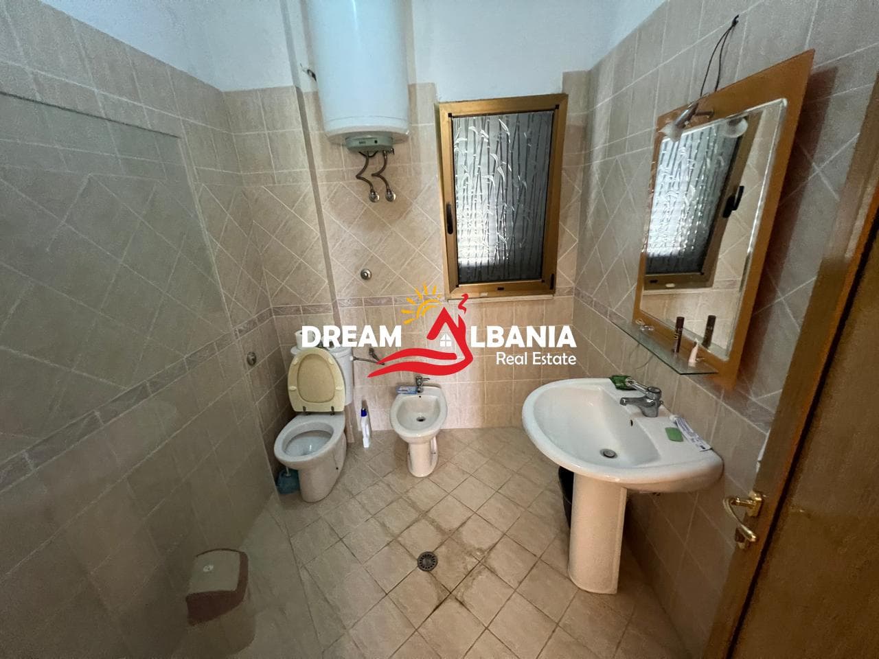 Ekskluzive!! Super mundesi investimi! Godine 5-kateshe(Hotel) ne shitje ne Bregdetin e Himares ne Qeparo (ID 4151162)