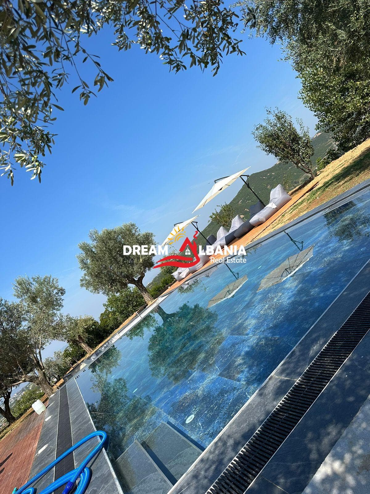 Jepet me qera super vile 2-kateshe Prane Kafes Se Rremes ne Tirane (ID 4251312) 3