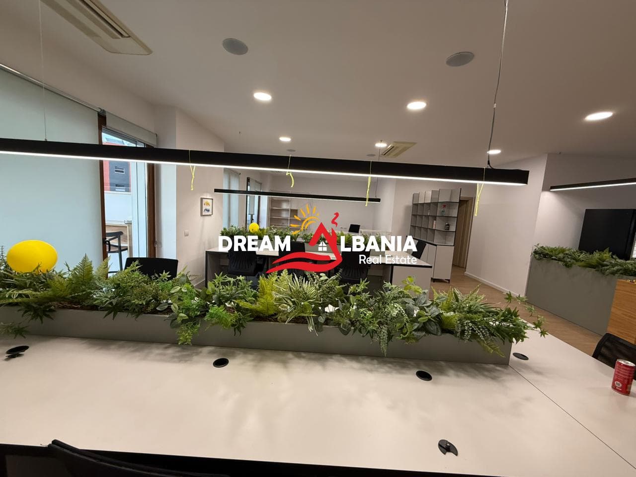 Ambjent per zyra me qera te Delijorgji prane Hotel Hilton (ID 4261941). 2