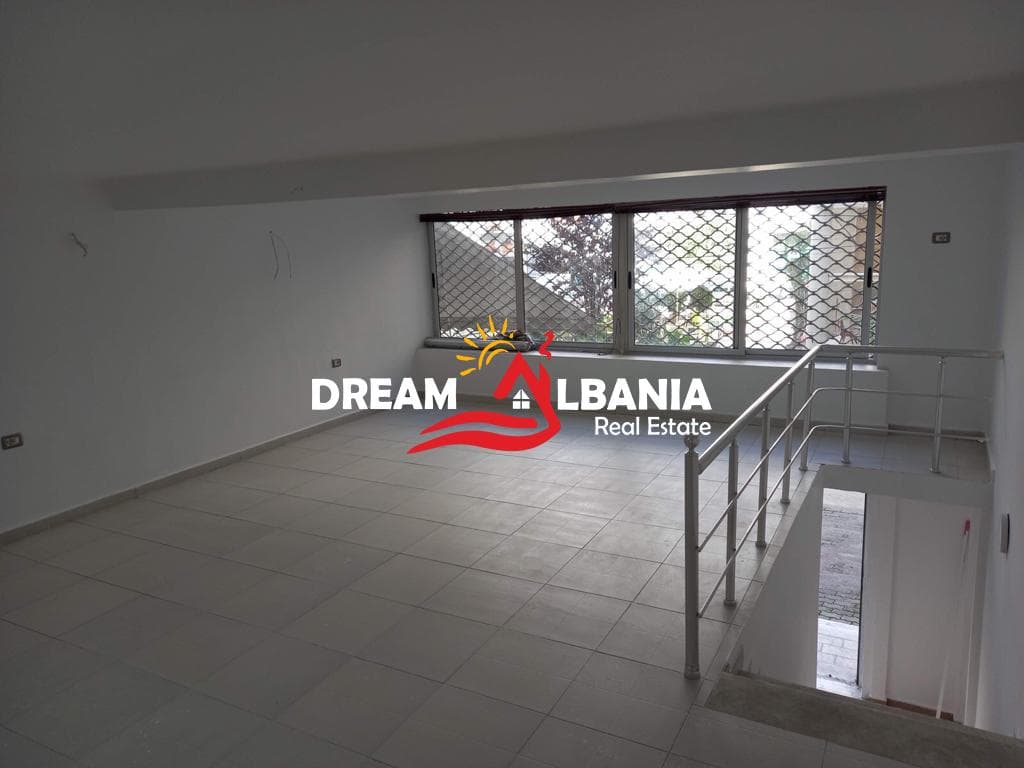 Dublex ne Shitje (Ambient Biznesi) ne Misto Mame, prane Pallateve Cabej ne Tirane (ID 4171535)