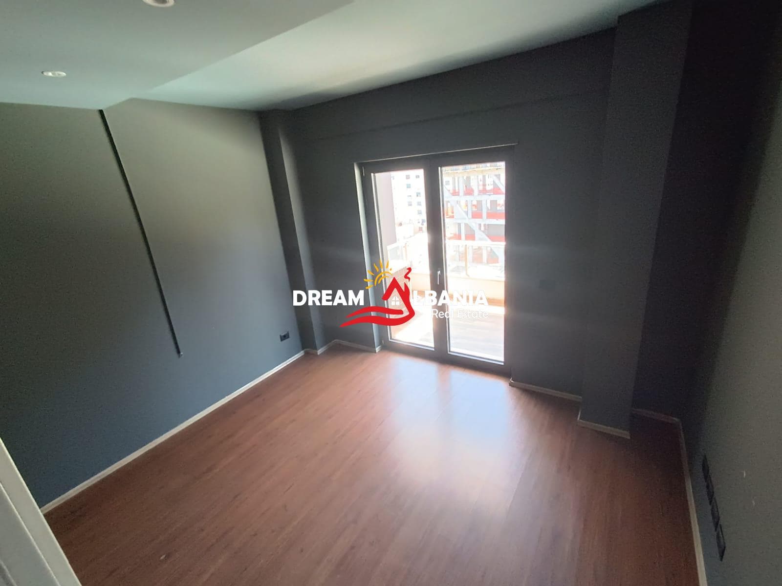Apartament me Qera 3+1+2 Tualete (Ambient ZYRE) tek Zogu i zi ne Tirane (ID 4231498) 3
