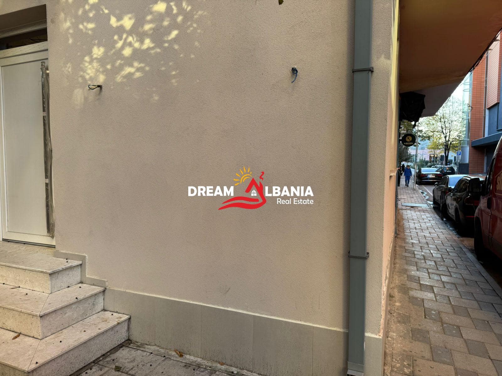 Jepet me Qira Ambient Biznesi – Rruga Fatmir Haxhiu, pranë ETC (42711182) 3