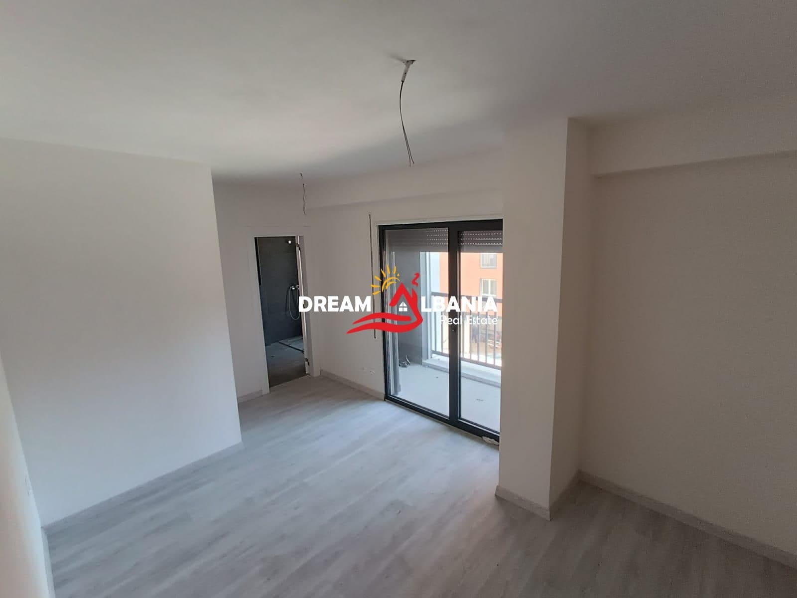 5 Ambjente biznesi 1+1 edhe 2+1 ne bulevard te ri Tirane (ID 42111559) 3