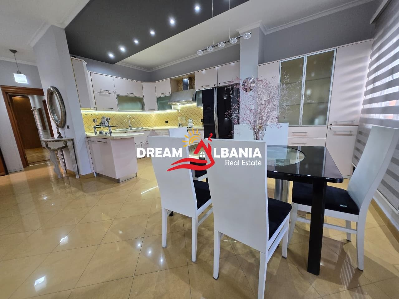 Jepet kat vile me qera ne Rrugen e Elbasanit , Tirane ( ID 4251434 ) . 4