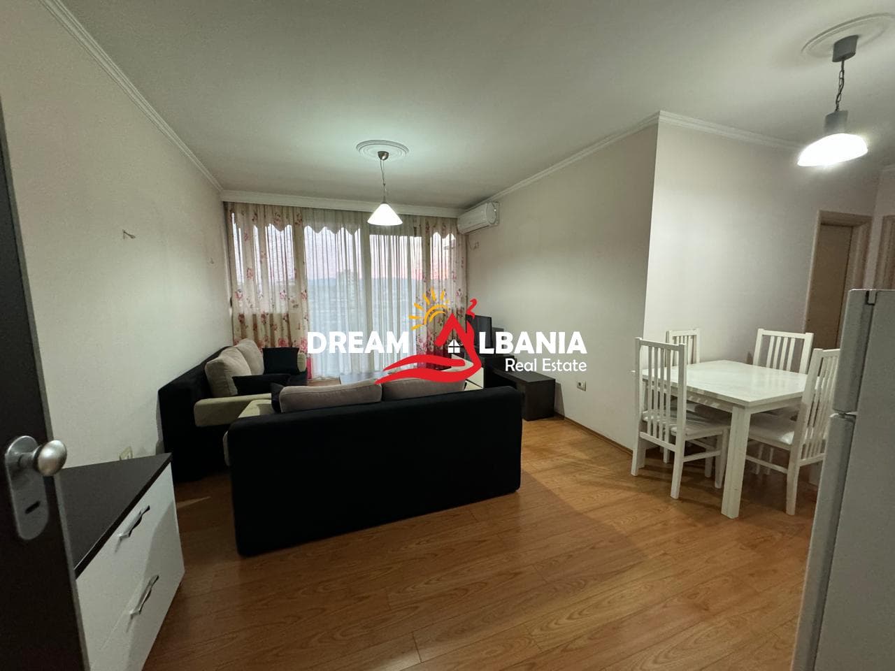 Jepet me Qera Apartament 1+1 Tek 21 Dhjetori,prane Hotel Mondial (ID 42111642 )