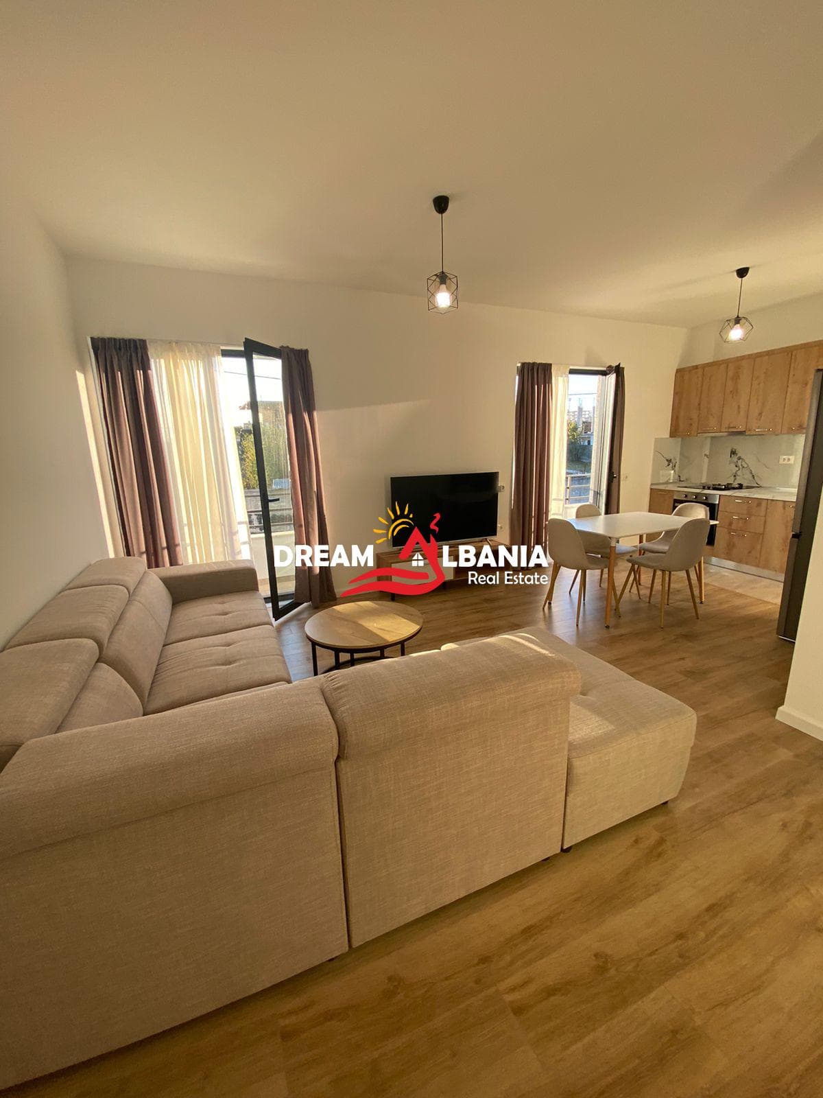 Vilë 2 katëshe me qira 2+1 në rrugën Azem Galica, rruga kryesore pranë unazës në Paskuqan (ID 4251444) F 4