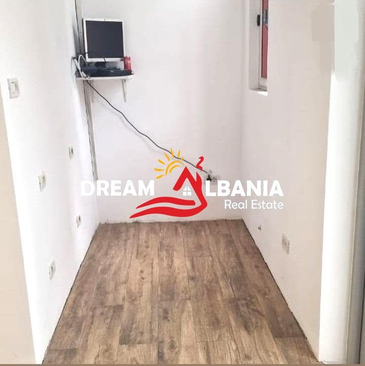 Dyqan per shitje prane Stacionit te Trenit, Tirane(ID 4171449) 4