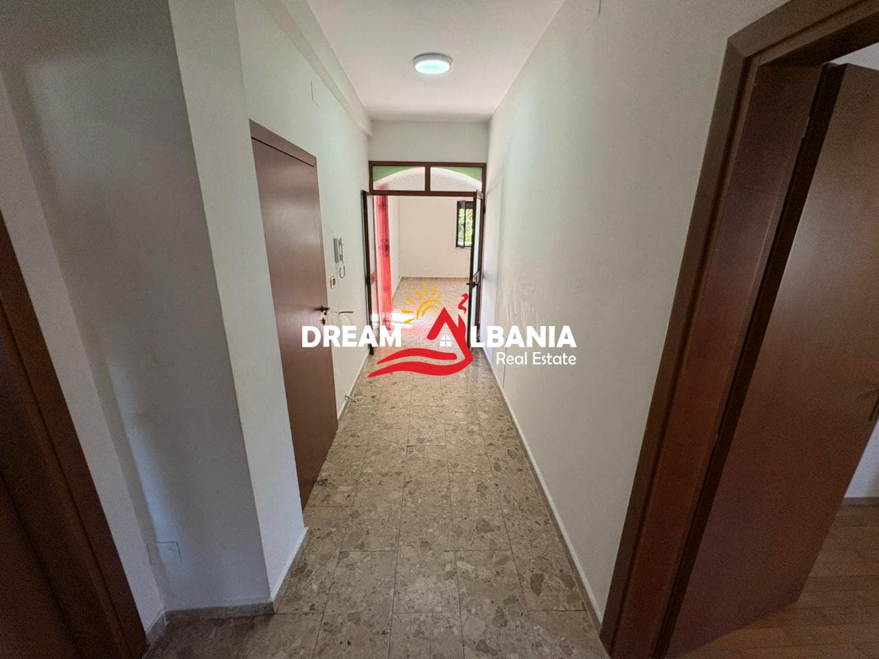Shitet Apartament 2+1 prane Venue në Xhamllik, Tiranë (ID 41212272) 3