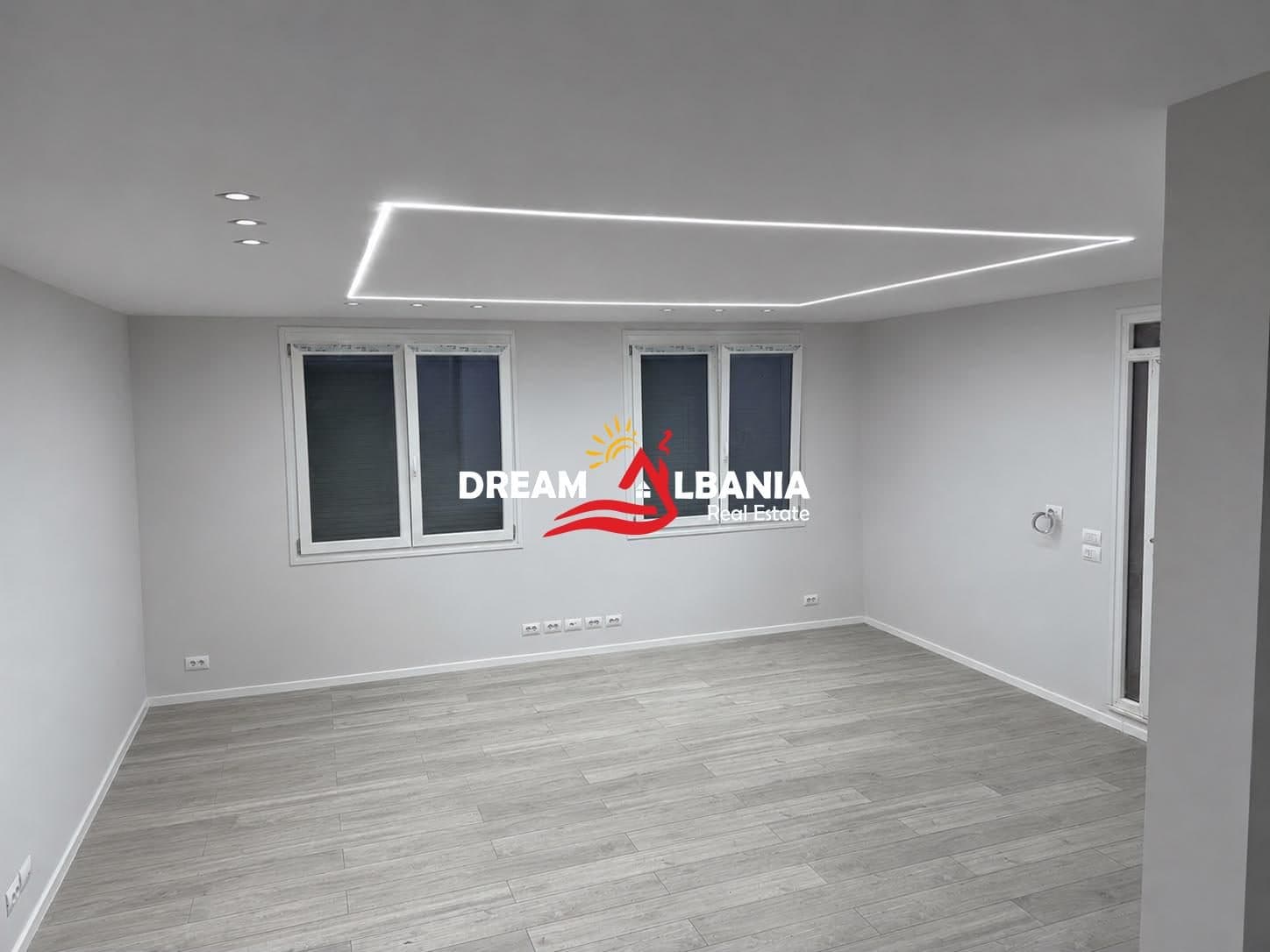 Jepet me Qira Ambient Biznesi – Rruga Fatmir Haxhiu, pranë ETC (42711182)