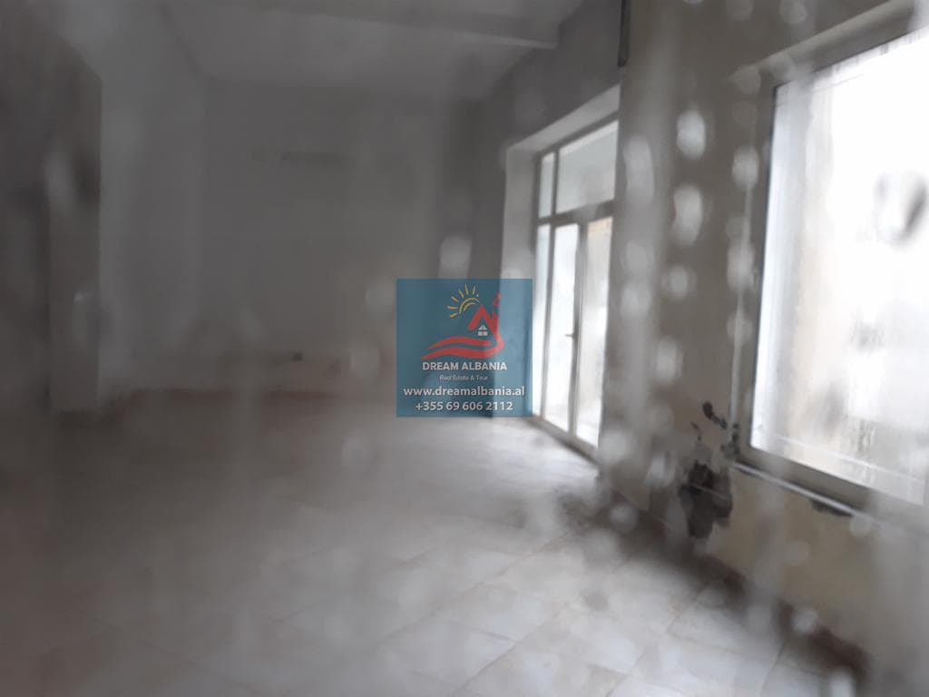 Dyqan per shitje ne zonen prane bllokut ne Tirane (ID 4171060 ) 2