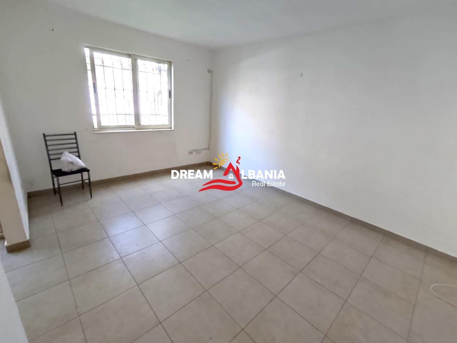 Jepet Apartament 1+1 me Qera në zonën e Xhamllikut prane Ish Venue ! ( ID 4219486 )