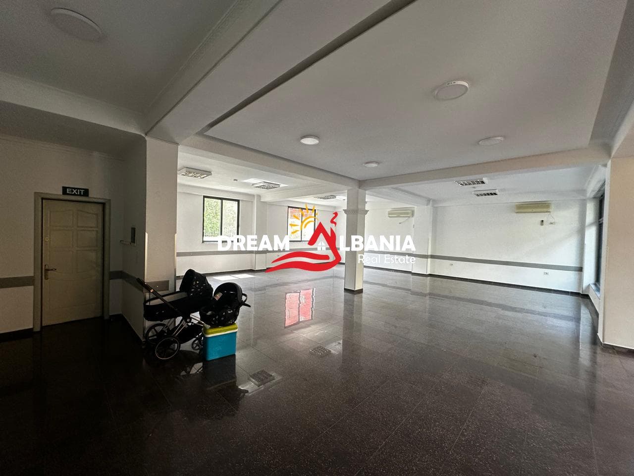 2 Ambjente per zyra me qera ne zonen e Varri Bamit (ID 42611106). 2