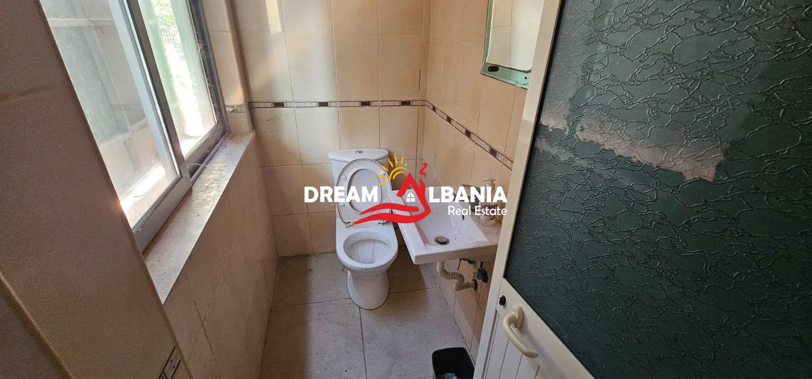 Dyqan ne shitje ne Fresk, afer Gjimnazit Luan Hajdaraga ne Fresk (ID 4171608) 3