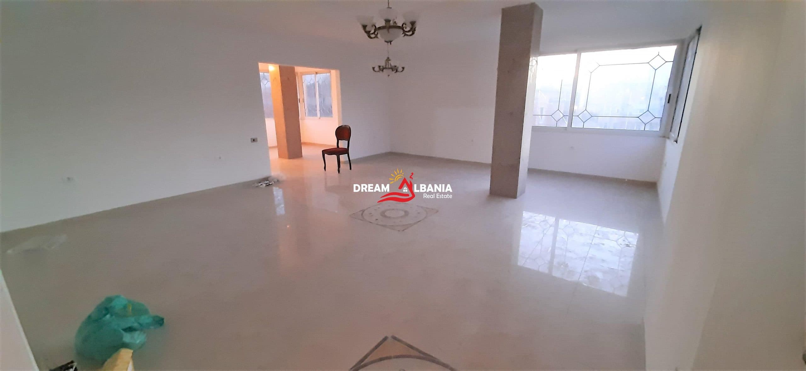 Apartament penthause 4+1 me kuzhine me vete ne shitje ne rrugen Hoxha Tasim afer Optika Roma ne Tirane (ID 4139087)