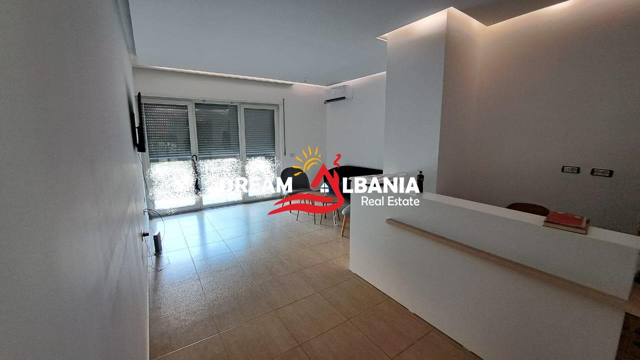 Ambient biznesi ne shitje ne Rrugen Don Bosko ne afersi te Vizion+ ne Tirane (ID 4131391) 2