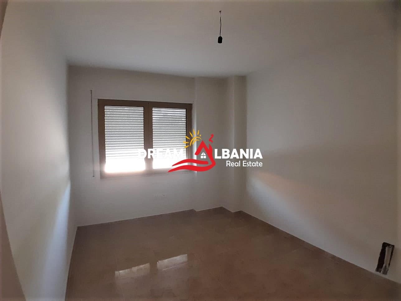 Zyra me qera ne Bllok prane Sky Tower ne Tirane (ID 4261775) 3