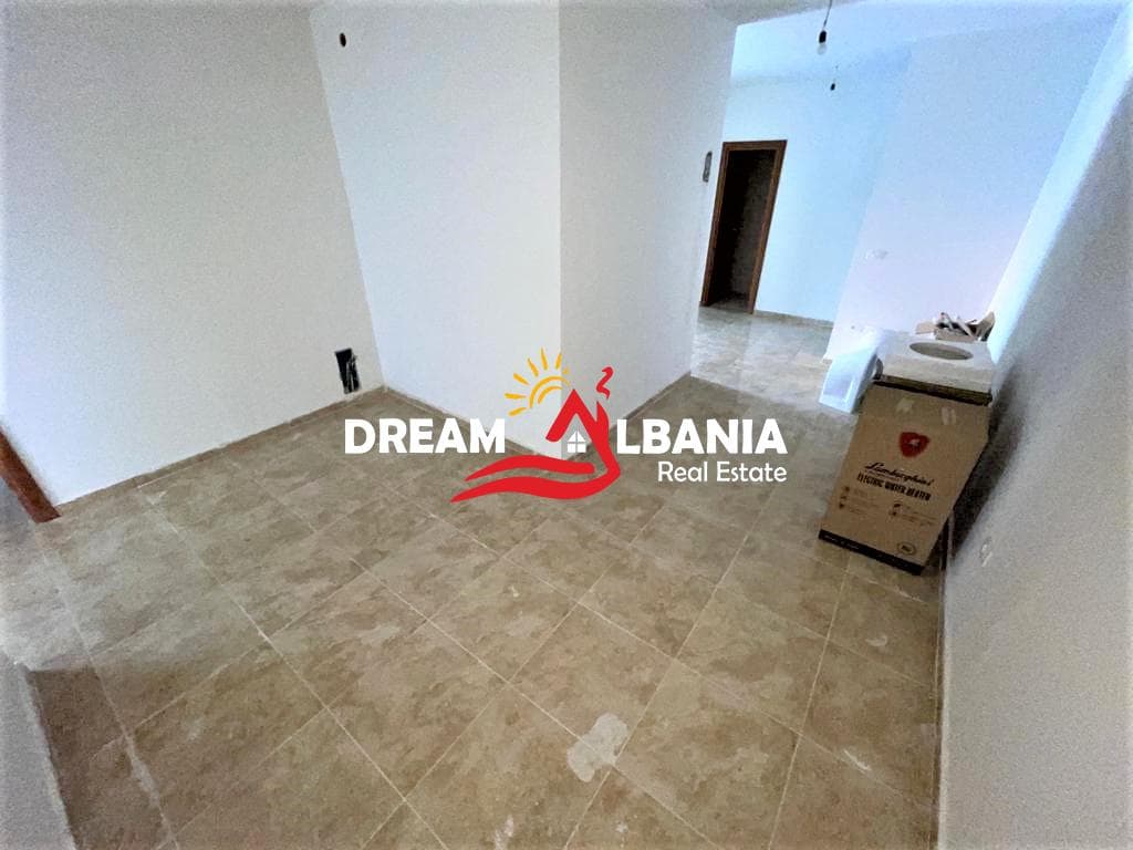 Zyra me qera ne Bllok prane Sky Tower ne Tirane (ID 4261775) 2