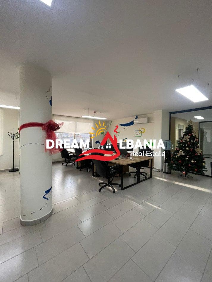 Ambjent me Qera ne qender te Shkodres (ID 42611237) 2