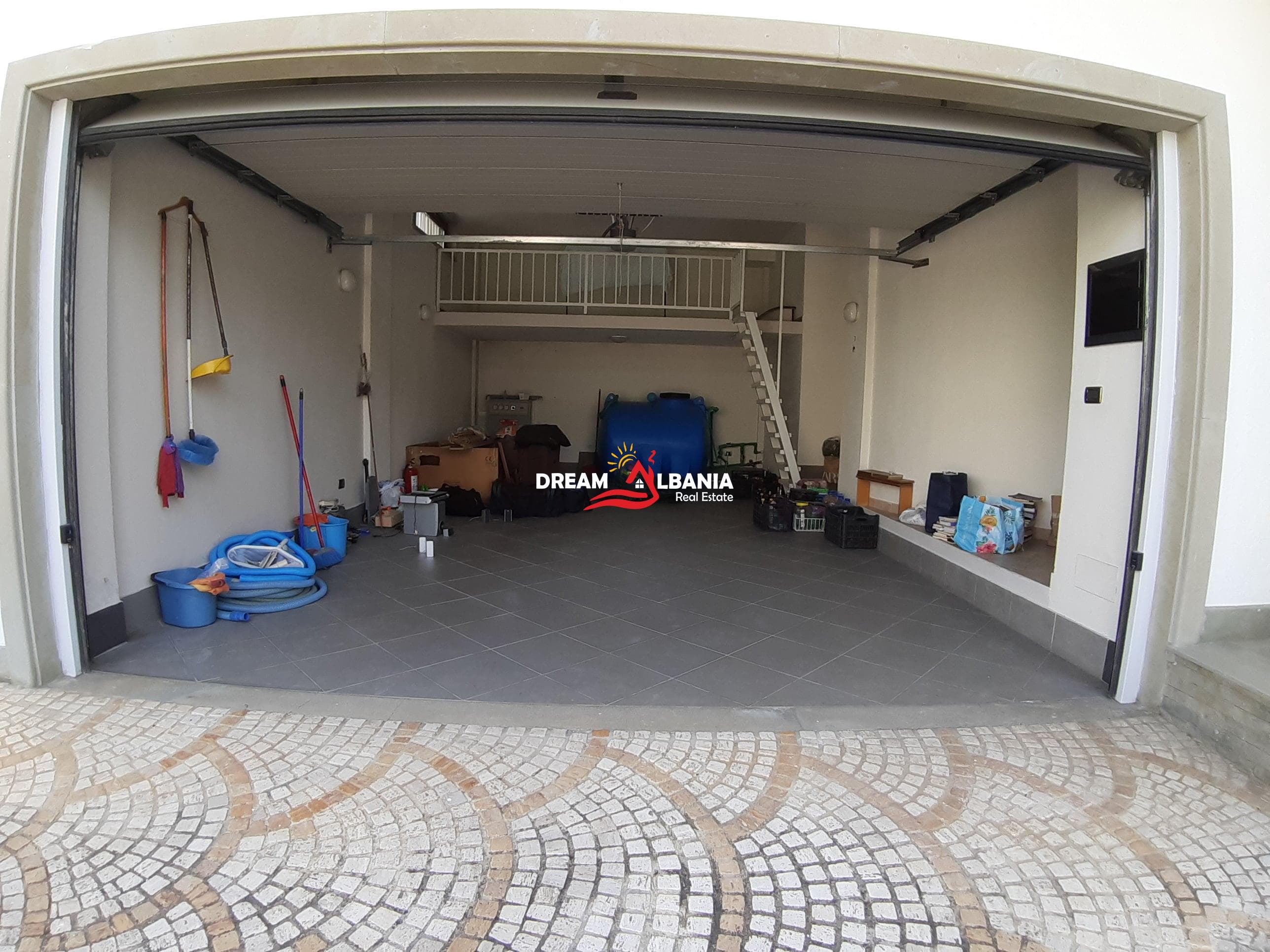 Vile ne shitje ne rrugen e Elbasanit prane vilave Gjermane ne Tirane (ID 4151047) 4