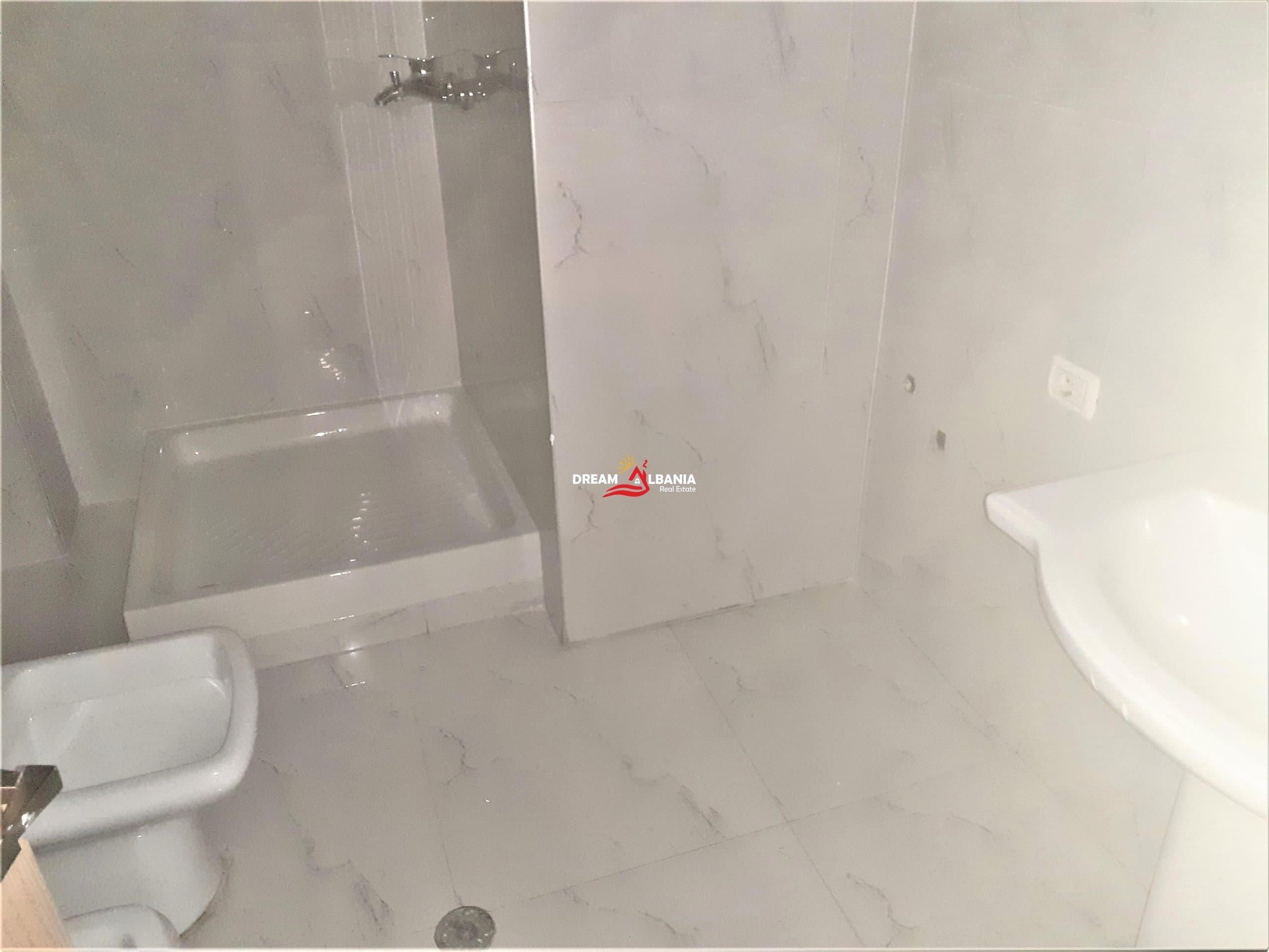 Apartament 3+1 i pershtatshem edhe per zyre ne shitje tek kompleksi Panorama prane Shkolles Harry Fultz ne Tirane (ID 4131165)