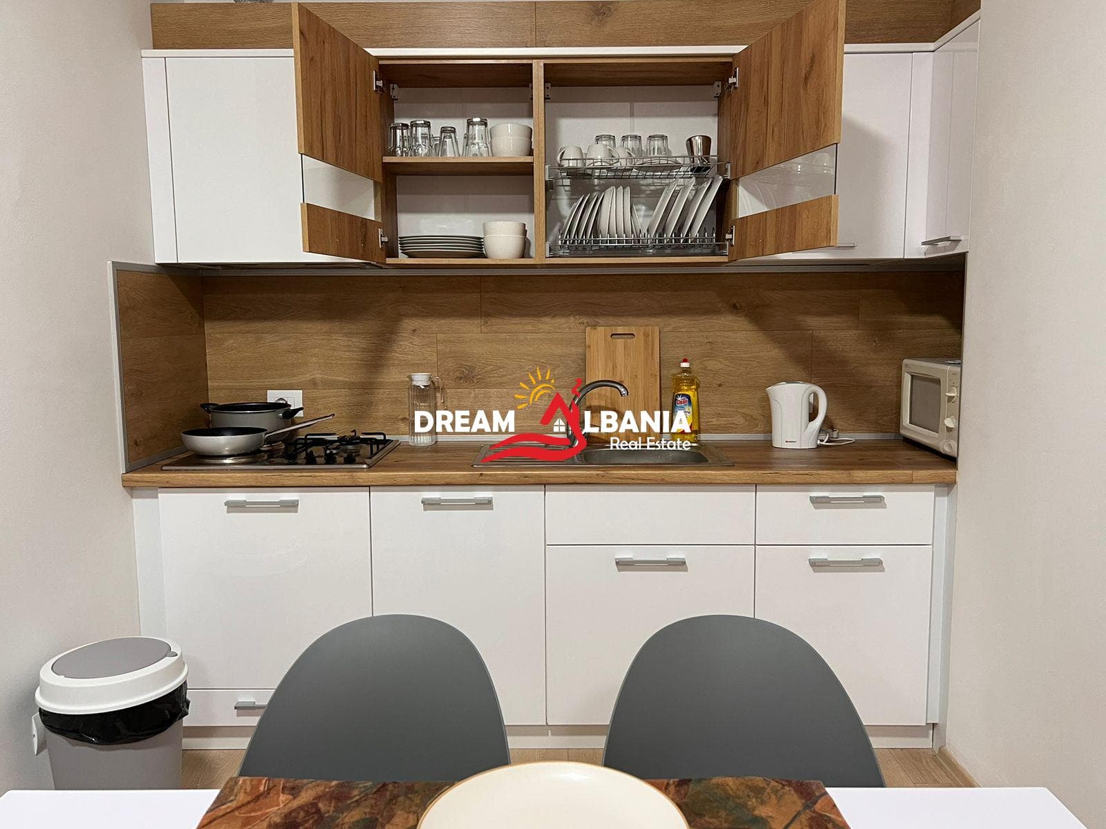 Jepet me qera apartament 2+1+2 me Parkim ne rrugen Aleksander Moisiu, prane Klanit (ID 42215039) 4